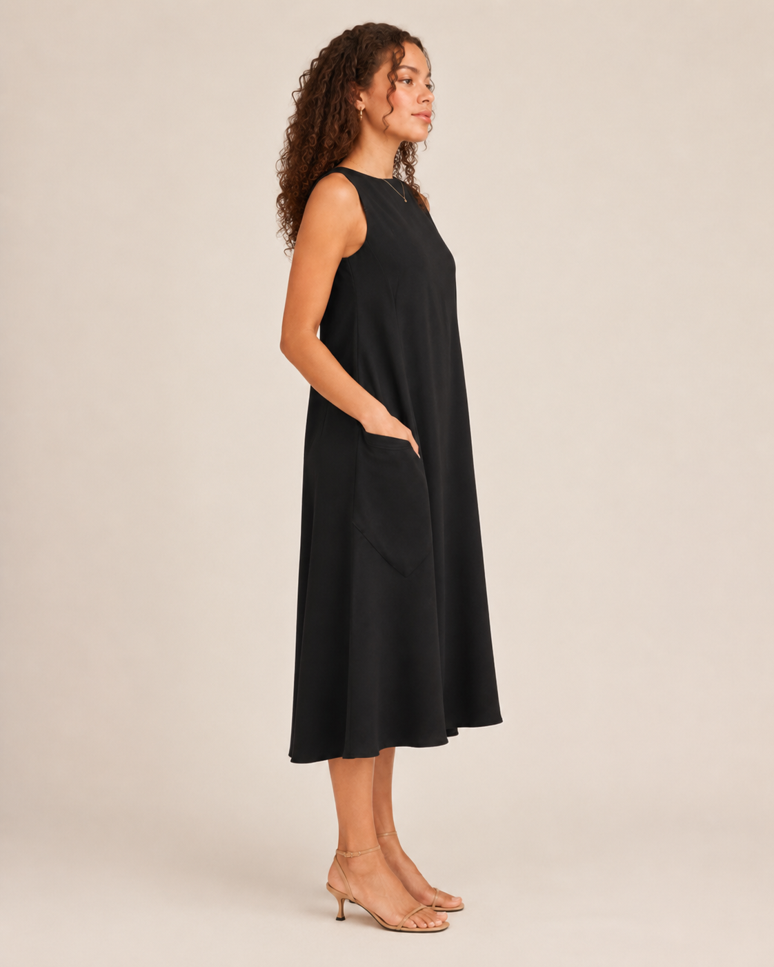 Paige | Monochrome Round Neck Midi Dress
