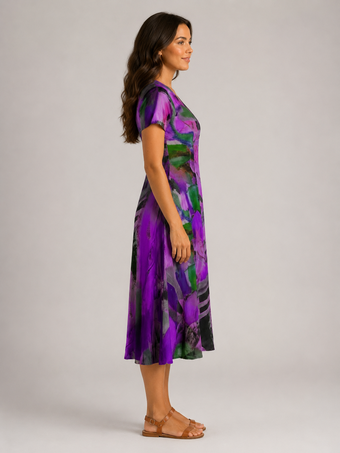 Marlowe | Abstract Print V-Neck Midi Dress