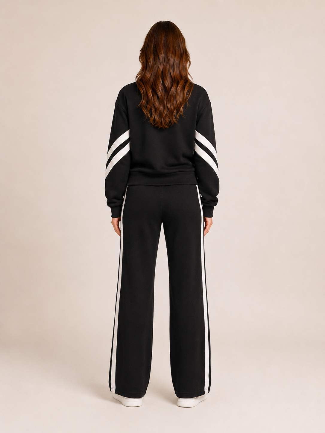 Savra | Contrast Stripe Knit Two-Piece Tracksuit Set