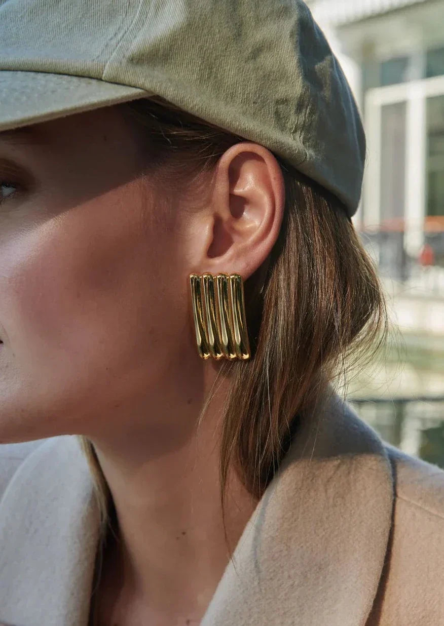 Peyton | Ribbed Column Rectangular Statement Stud Earrings