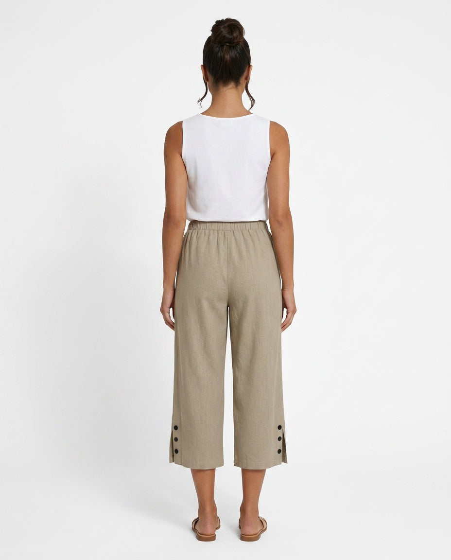 Temara | Relaxed Linen-Blend Bermuda Shorts