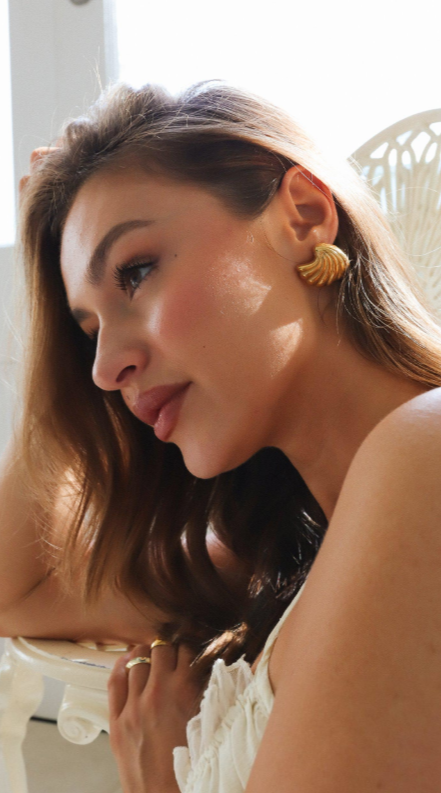 Elin | Gold-Tone Shell Motif Statement Drop Earrings