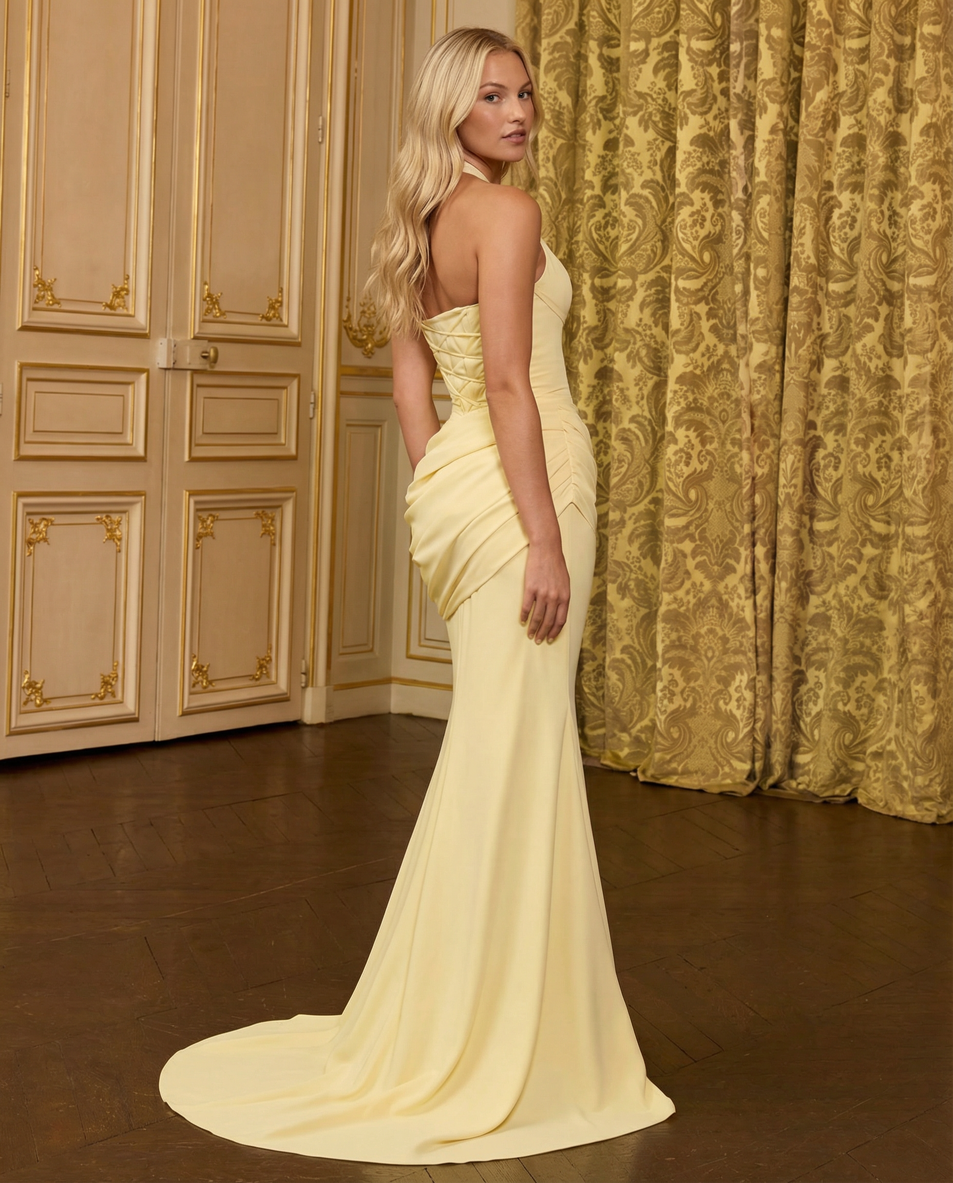 Nicole | Maxi Dress with Halched Neck and Ruched Skirt