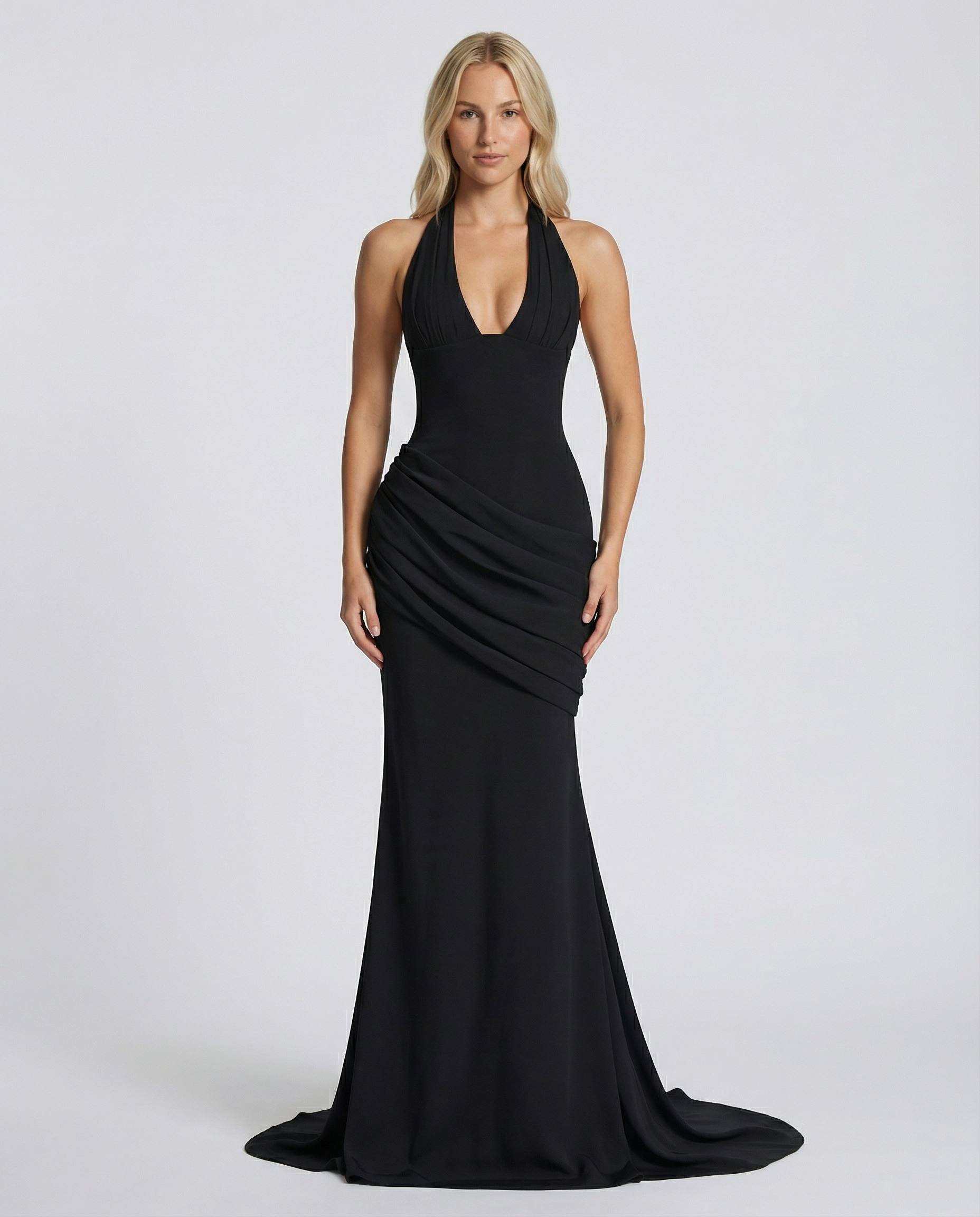 Nicole | Maxi Dress with Halched Neck and Ruched Skirt