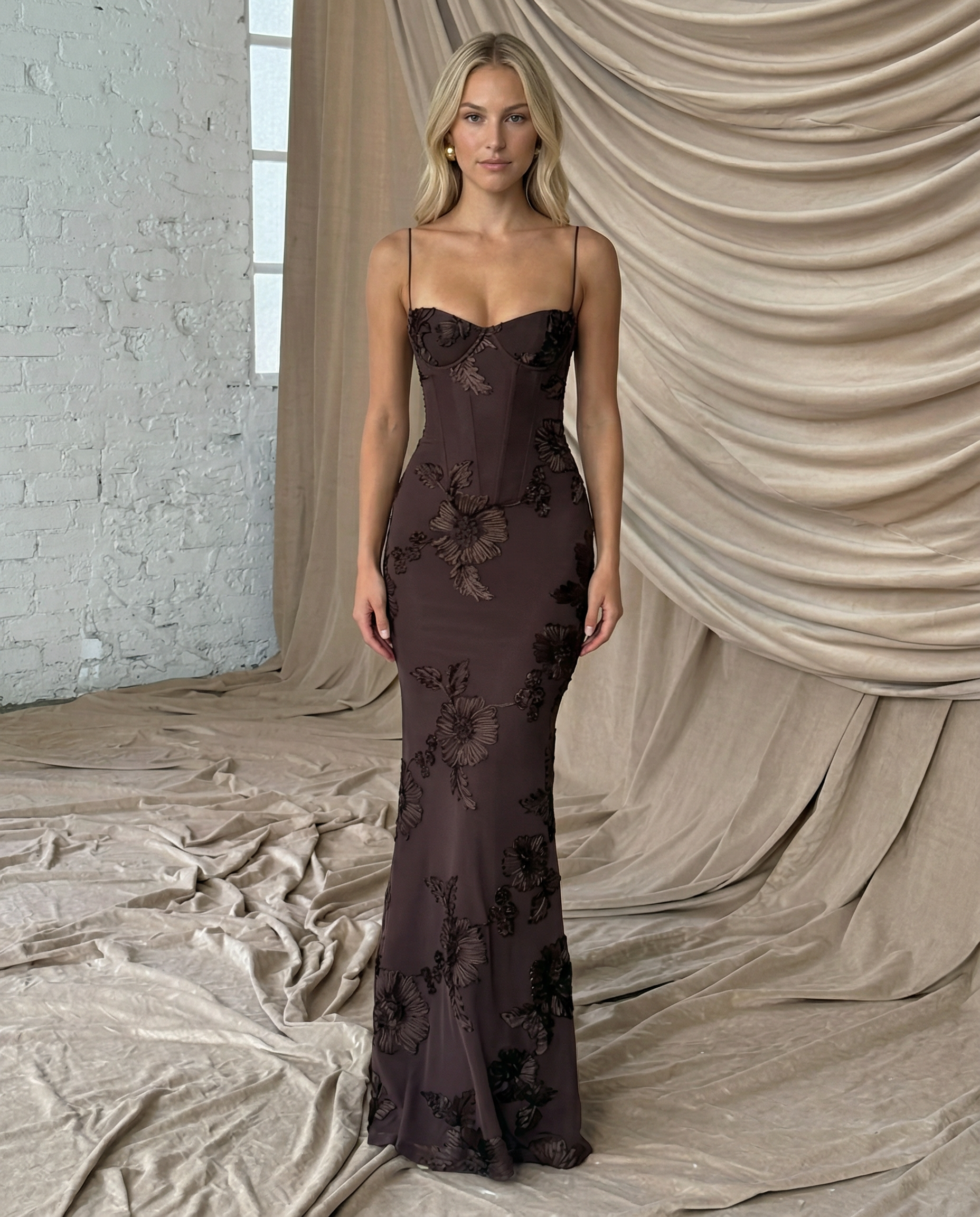 Angela | Maxi Dress with Floral Appliqué and Lace-Up Back