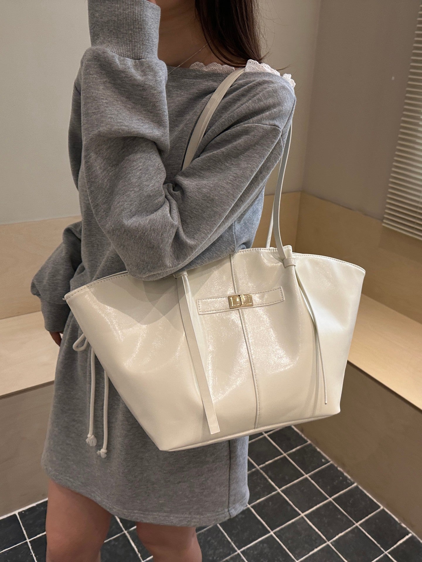 Gerda | Sculpted Slouchy Shoulder Shopper Bag