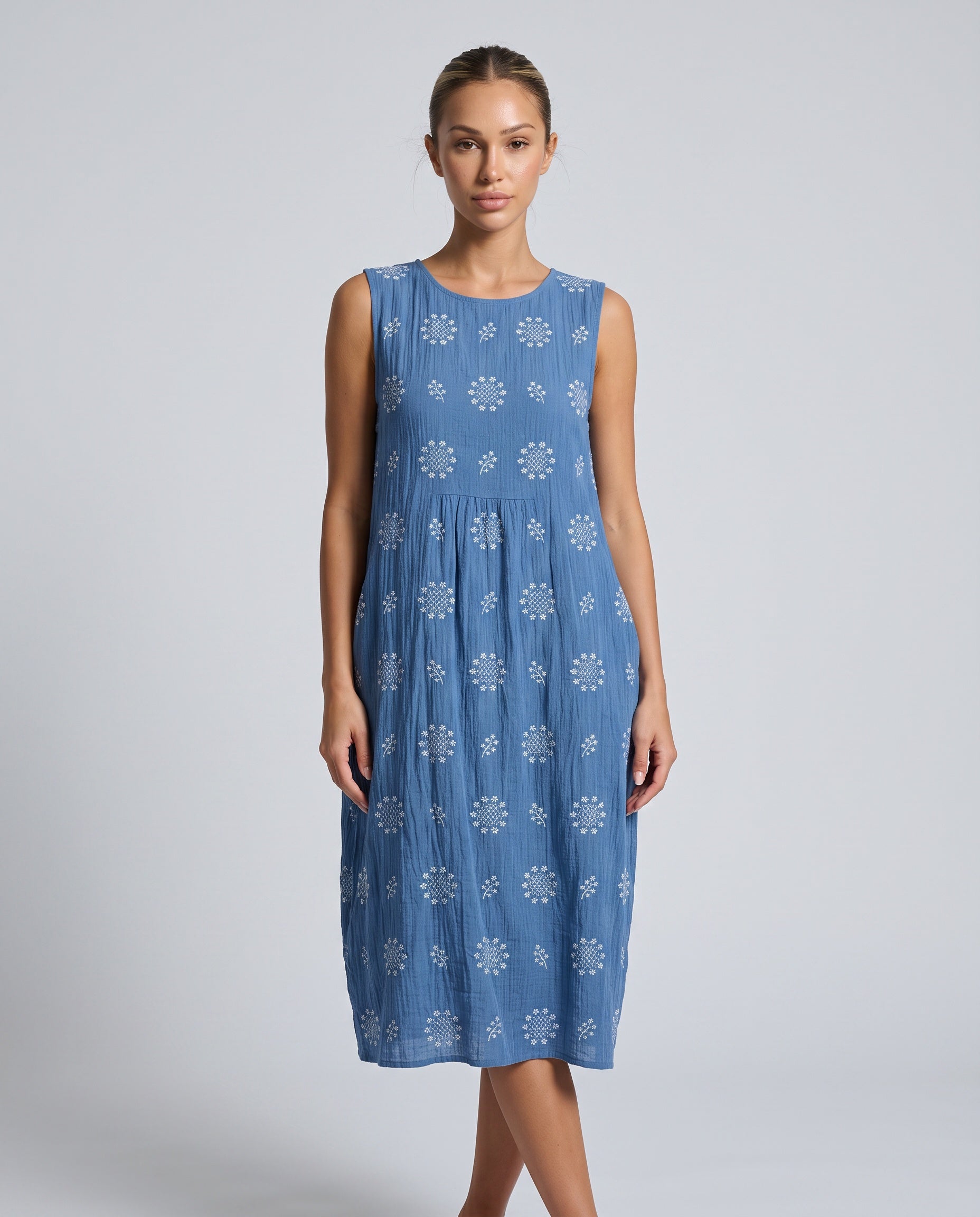 Pia | Sleeveless Round Neck Midi Dress