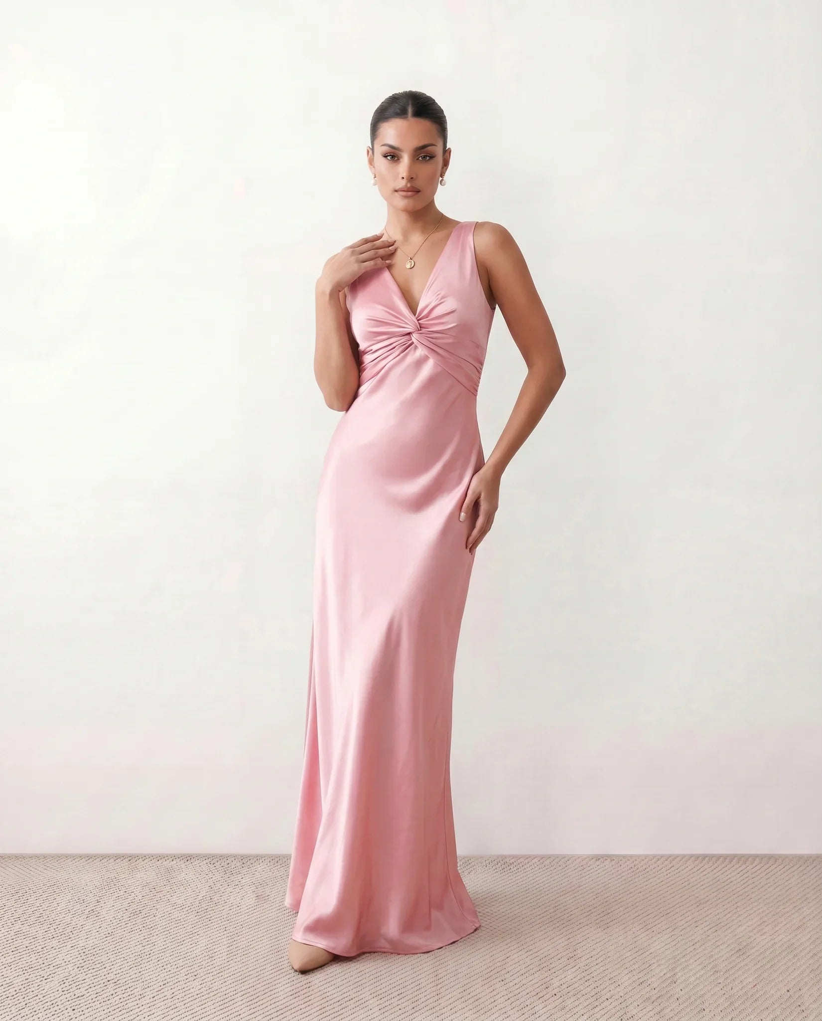 Vendula | Backless Bow Detail Maxi Dress