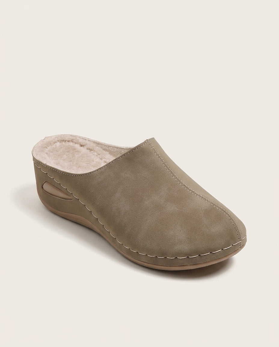 Amelie | Closed-Toe Lined Clogs