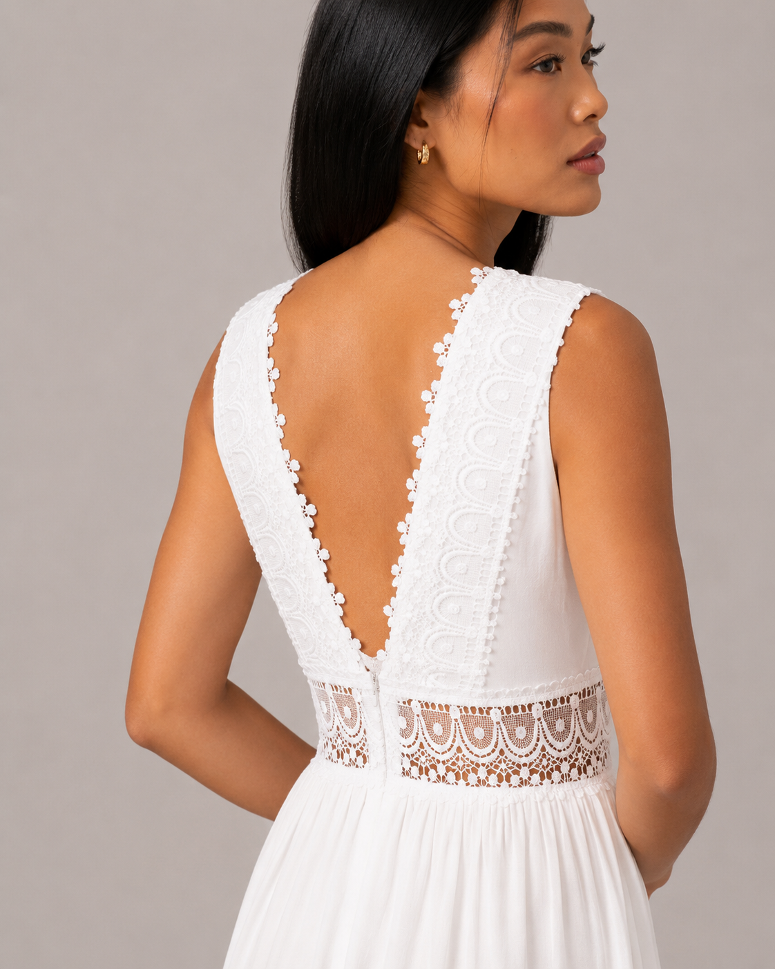 Serafine | V-Neck Lace Detail Midi Dress