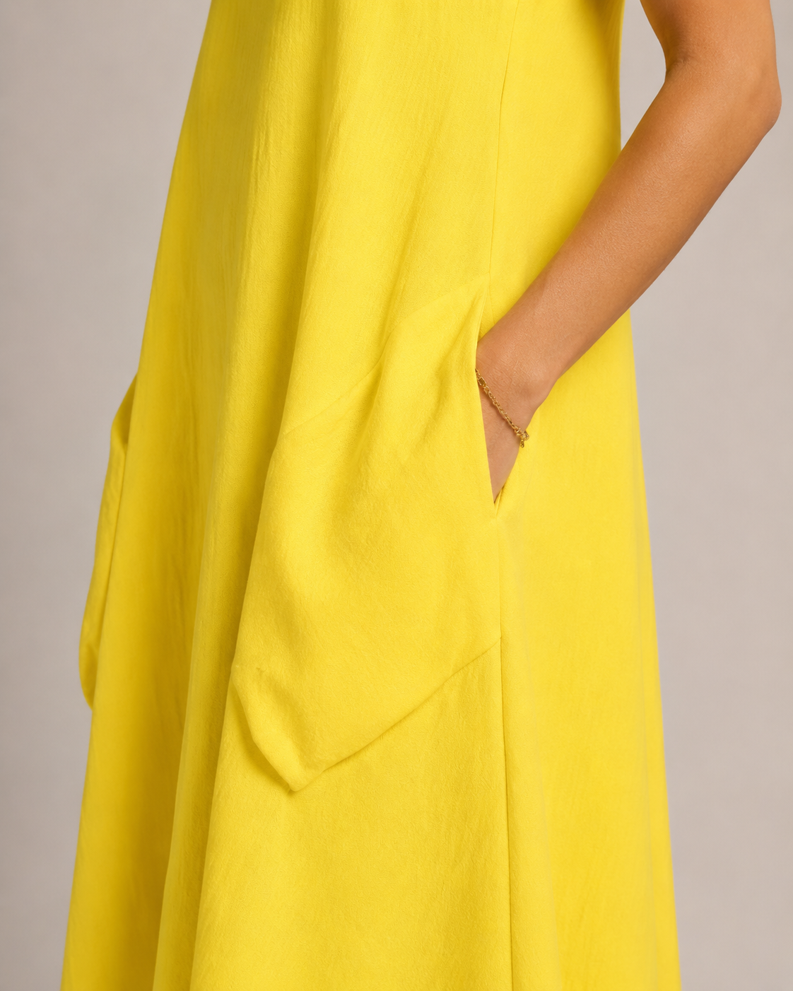 Paige | Monochrome Round Neck Midi Dress