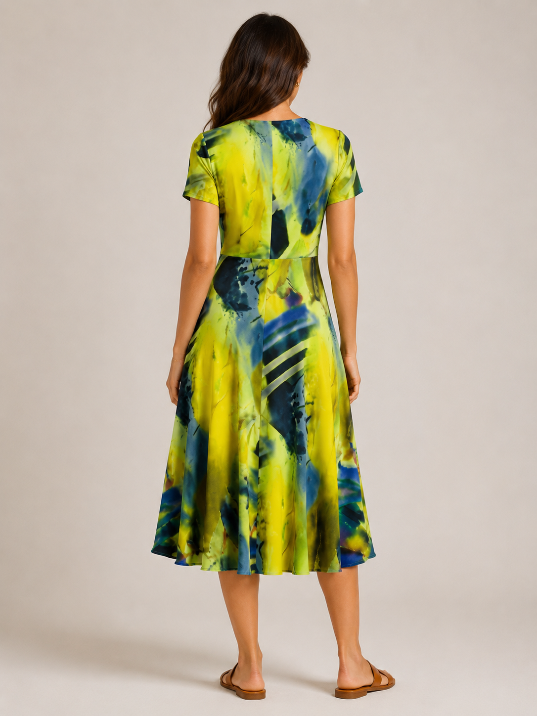 Marlowe | Abstract Print V-Neck Midi Dress