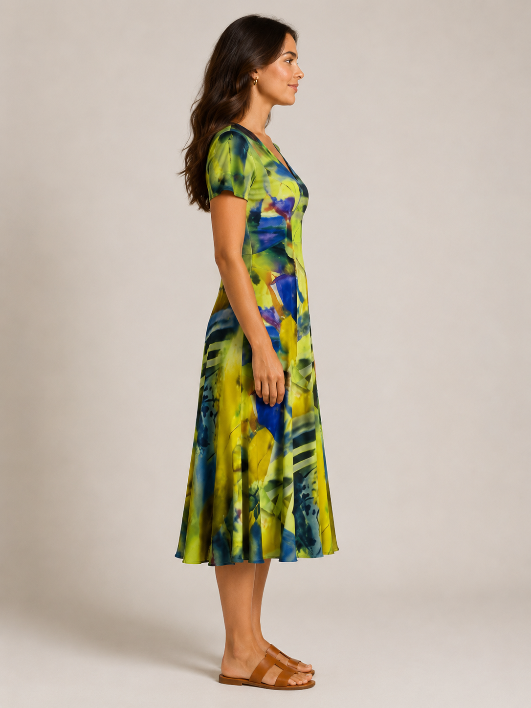 Marlowe | Abstract Print V-Neck Midi Dress