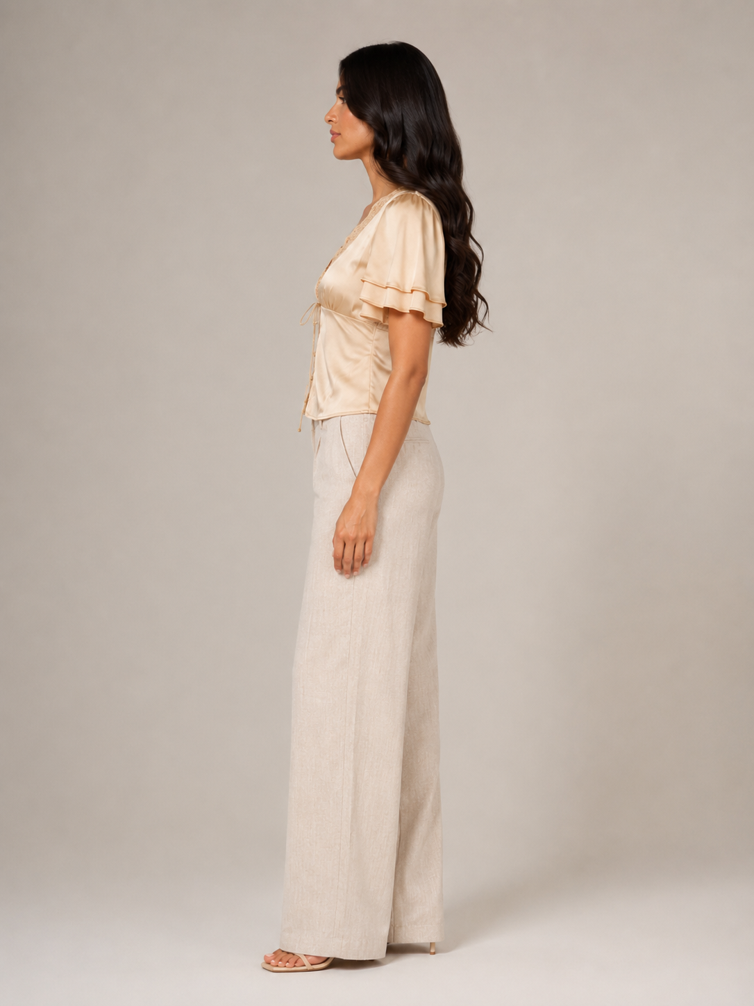 Isabela | Slim Fit Lace Detail Short Sleeve Top