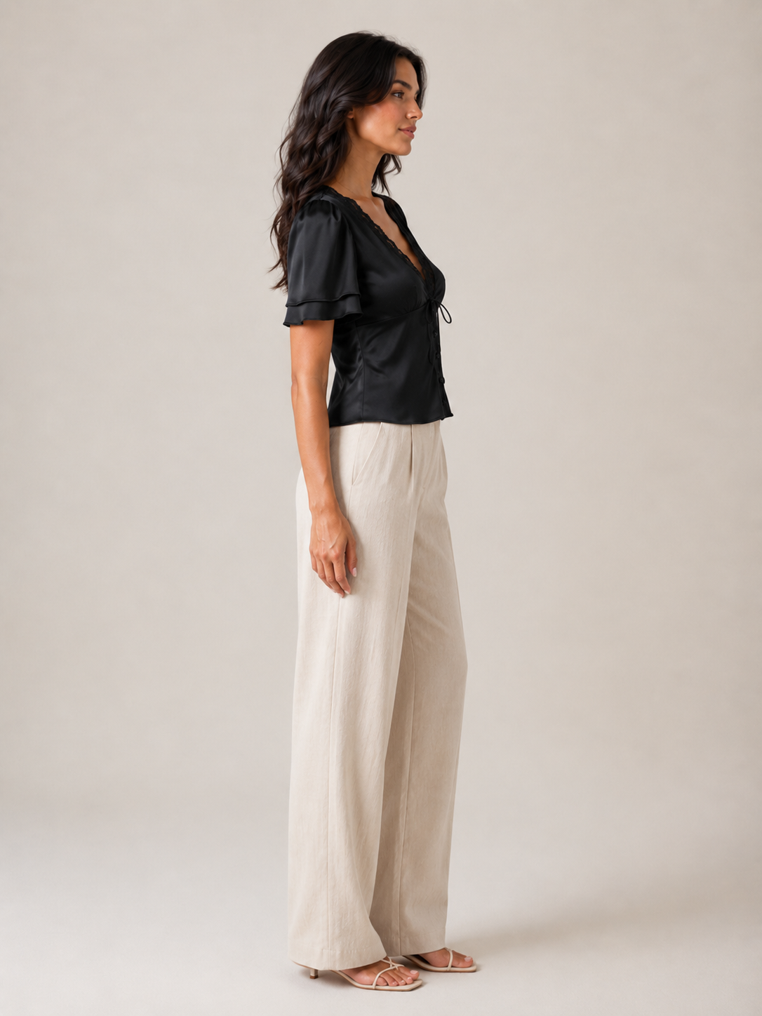 Isabela | Slim Fit Lace Detail Short Sleeve Top
