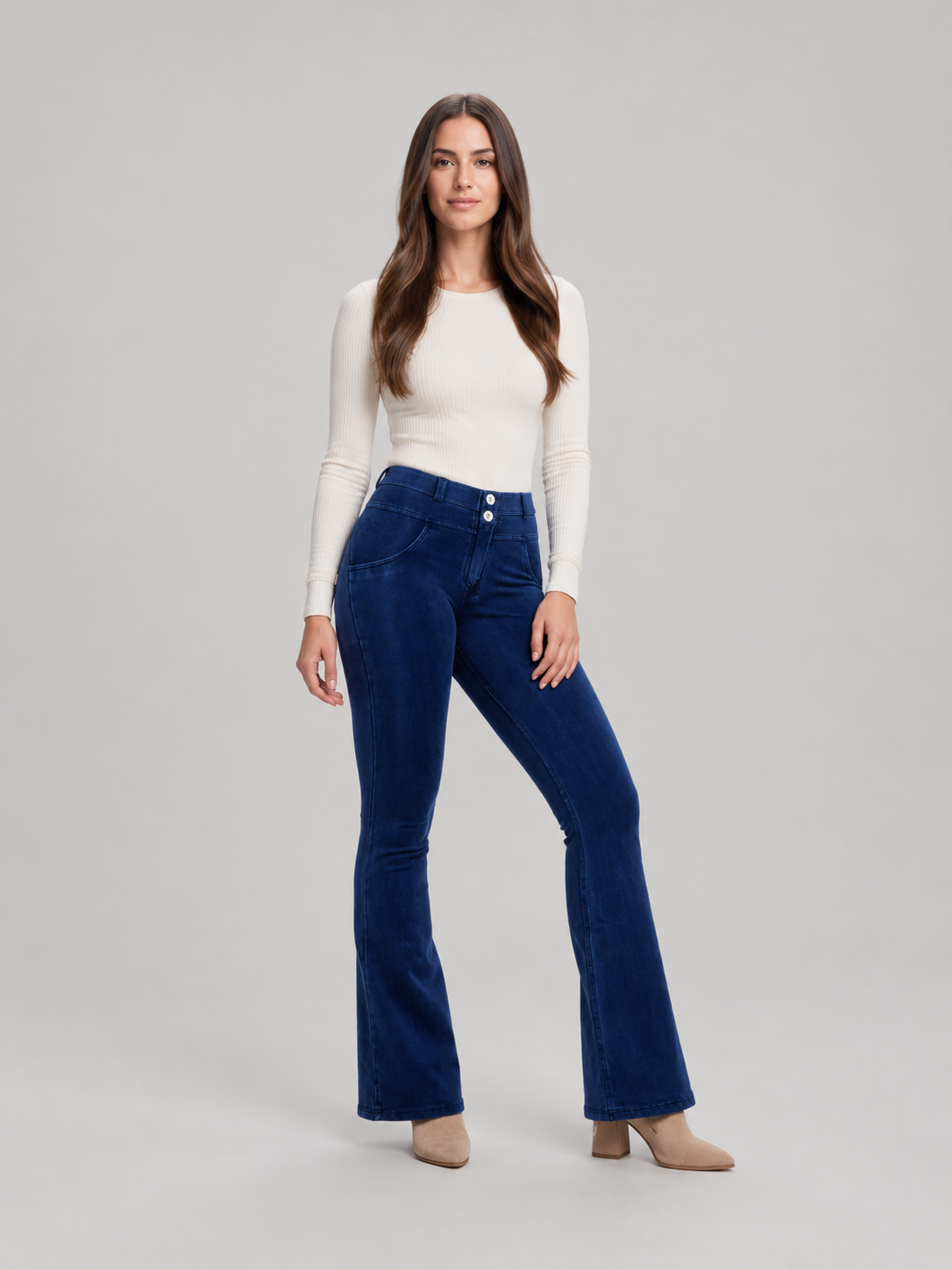 Cleona | Mid-Rise Flared Stretch Denim Jeans