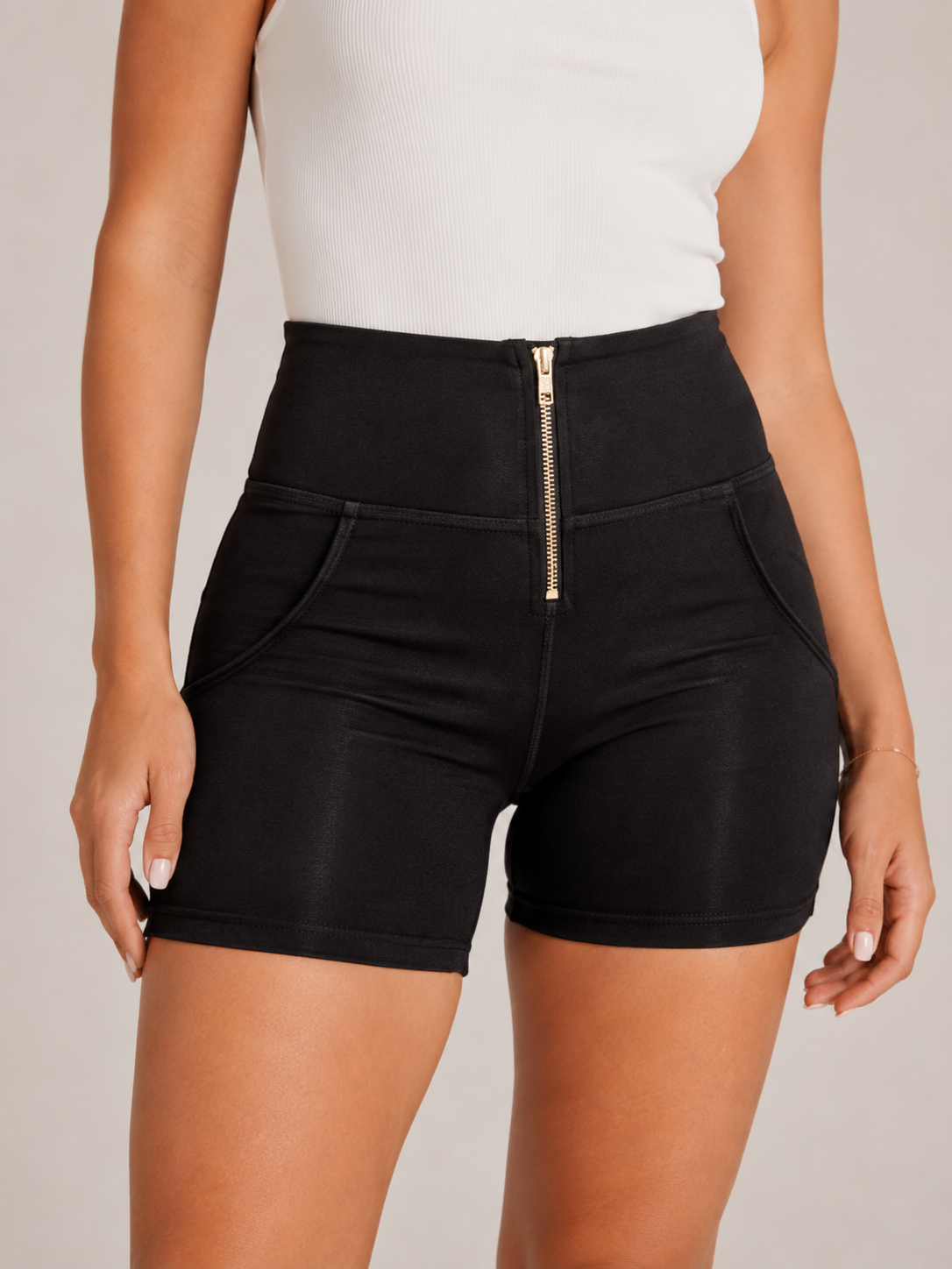Tessa | High-Waist Heart Pocket Stretch Shorts