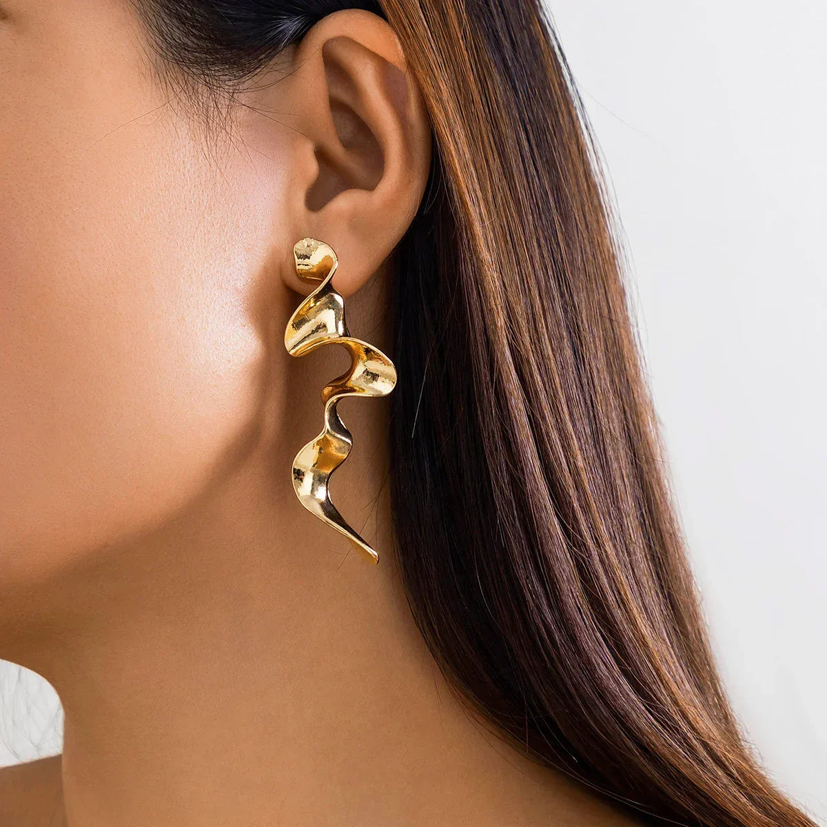 Idris | Gold Sculptural Twisted Drop Earrings