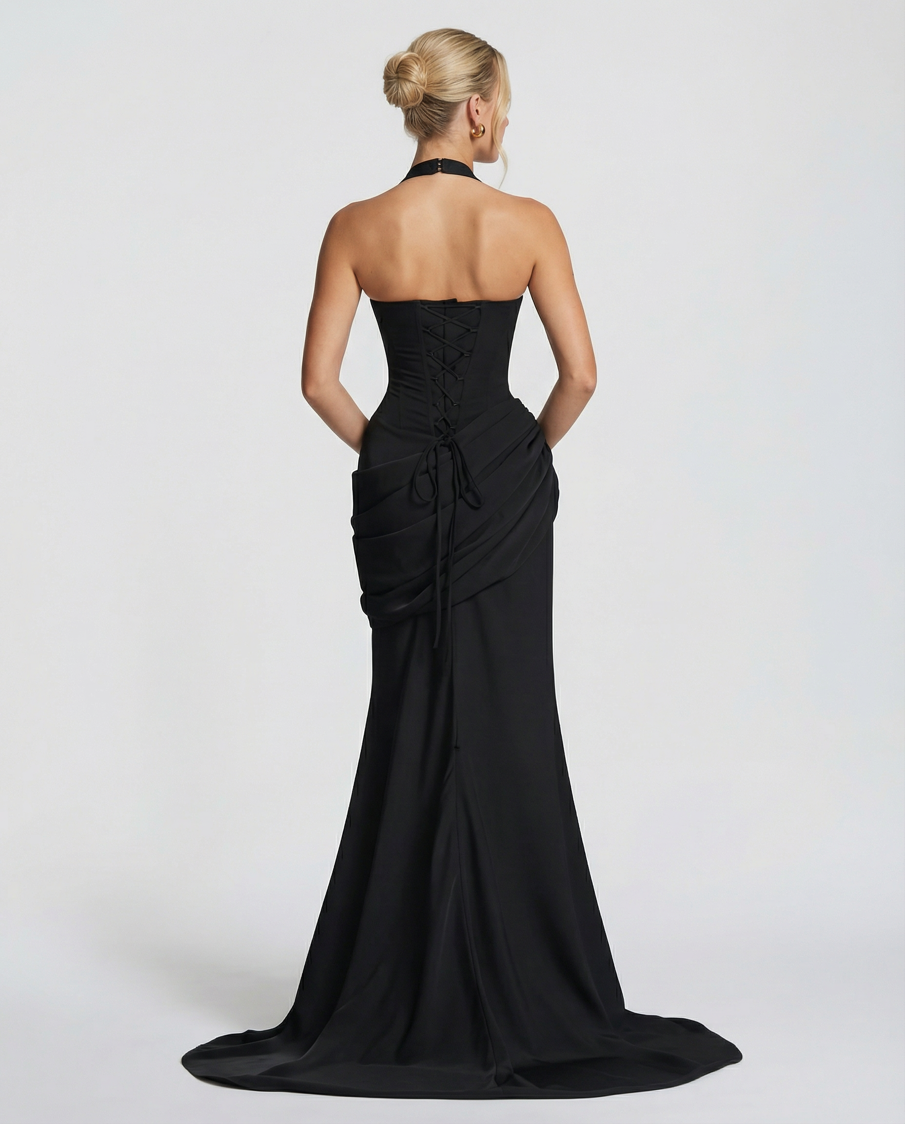 Nicole | Maxi Dress with Halched Neck and Ruched Skirt