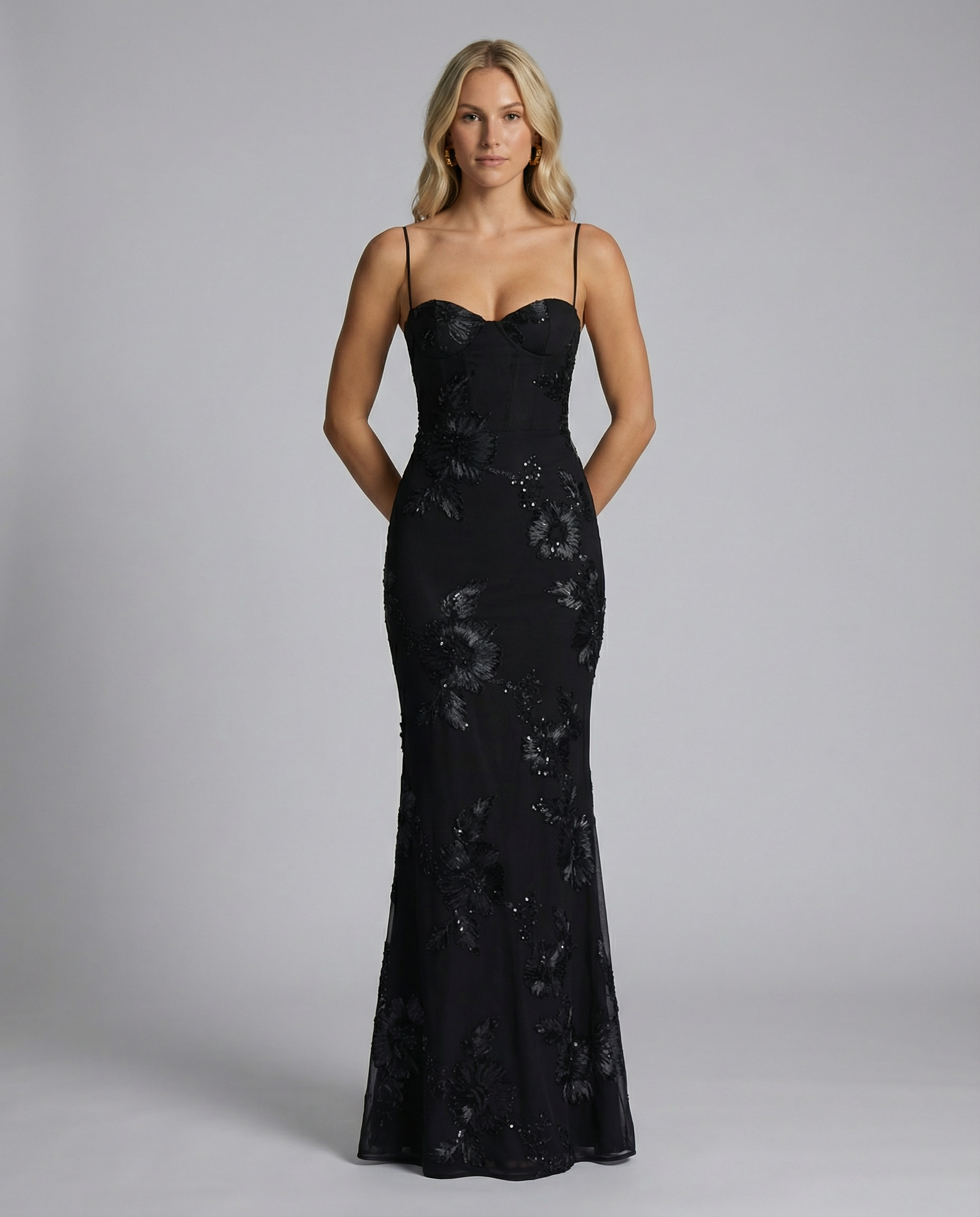 Angela | Maxi Dress with Floral Appliqué and Lace-Up Back