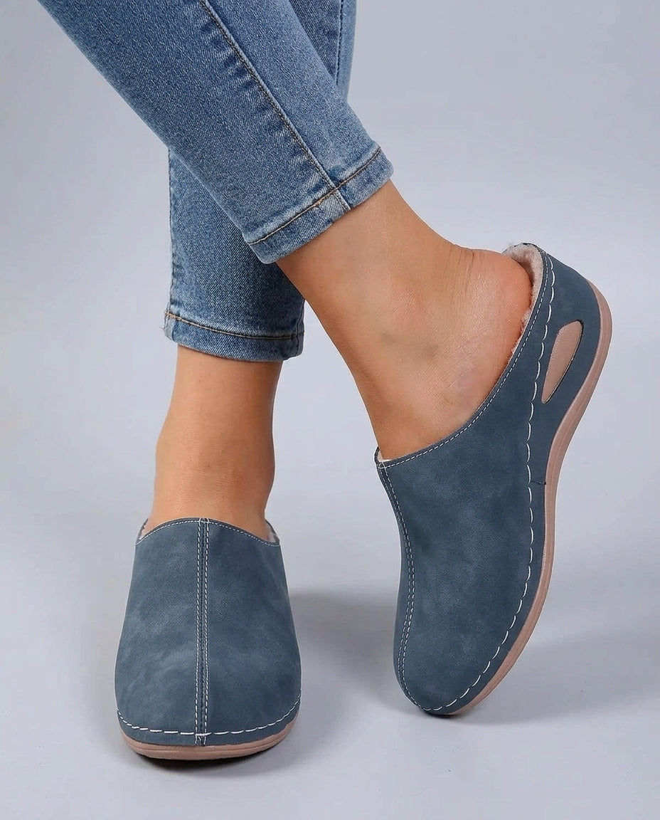 Amelie | Closed-Toe Lined Clogs