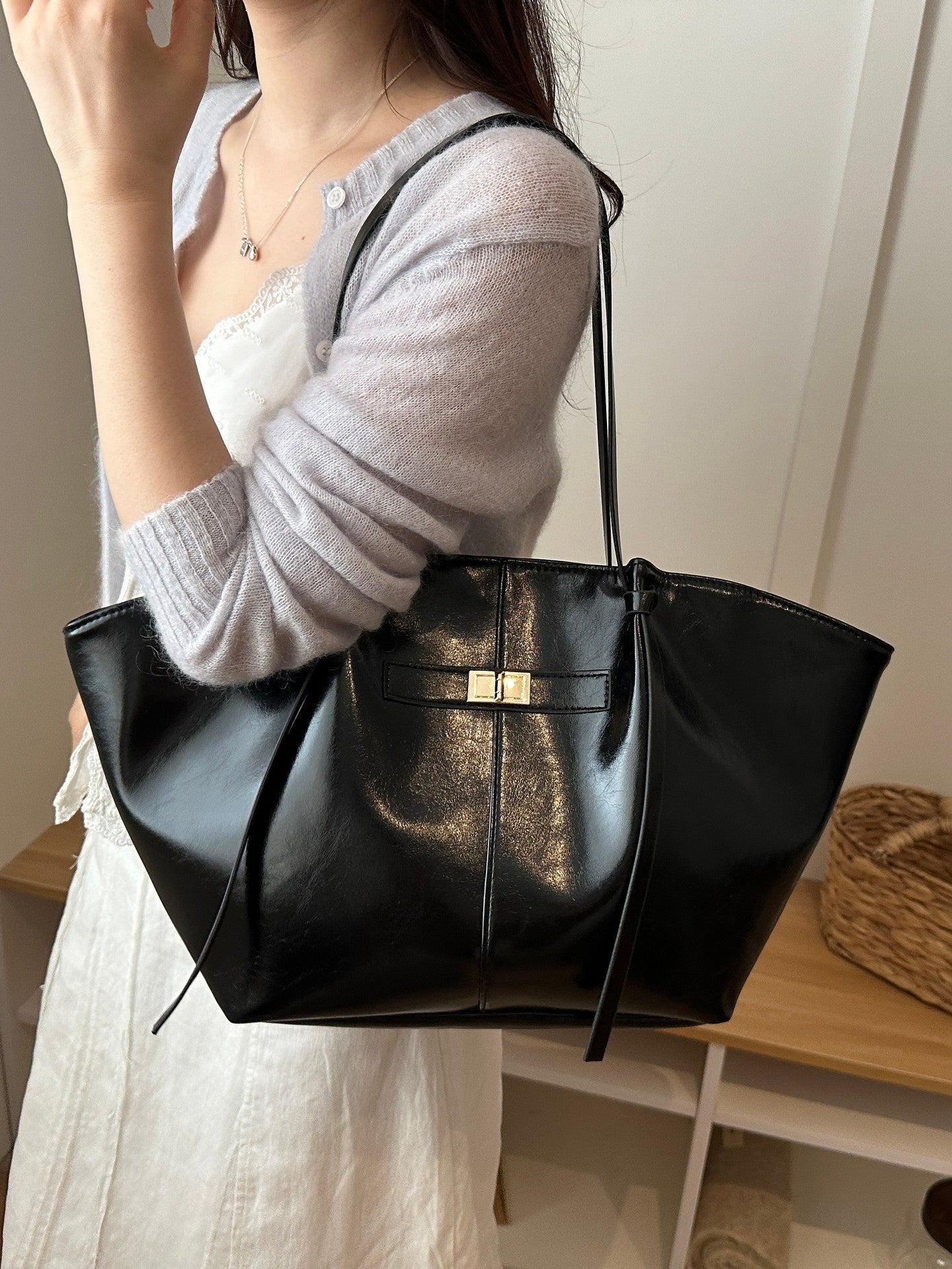Gerda | Sculpted Slouchy Shoulder Shopper Bag