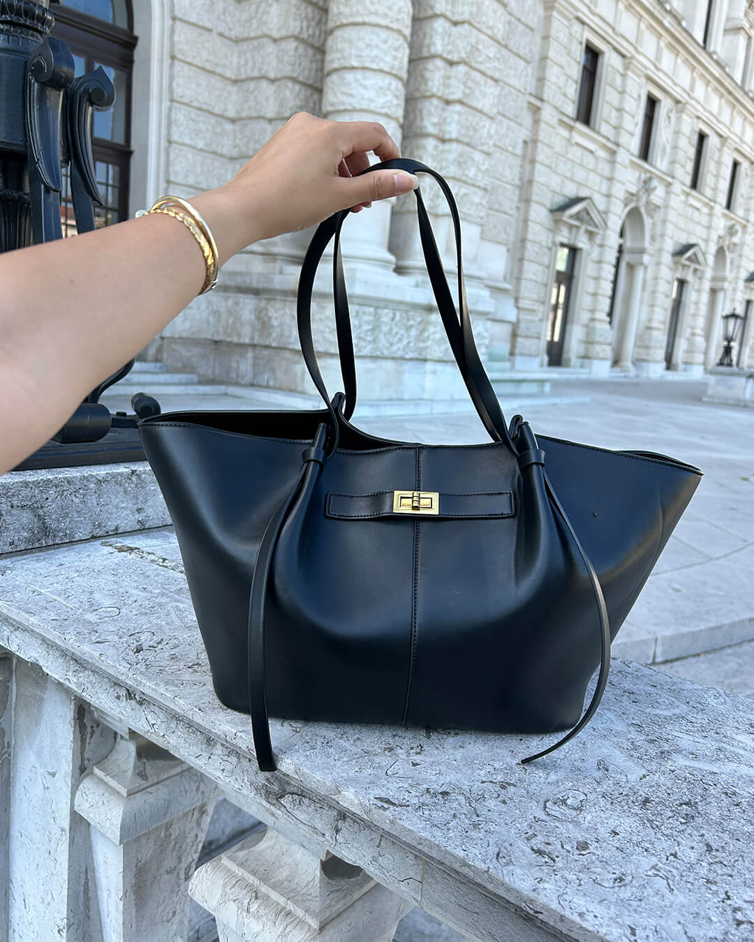 Gerda | Sculpted Slouchy Shoulder Shopper Bag