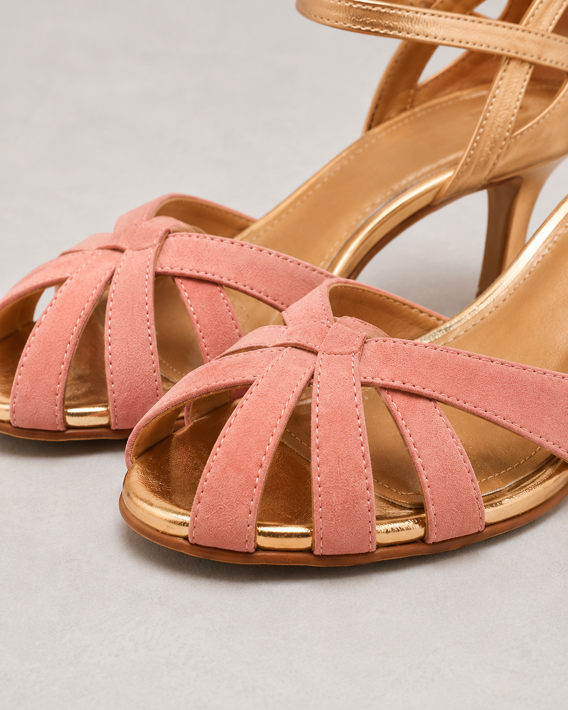 Phoebe | T-Strap Low Heel Sandal