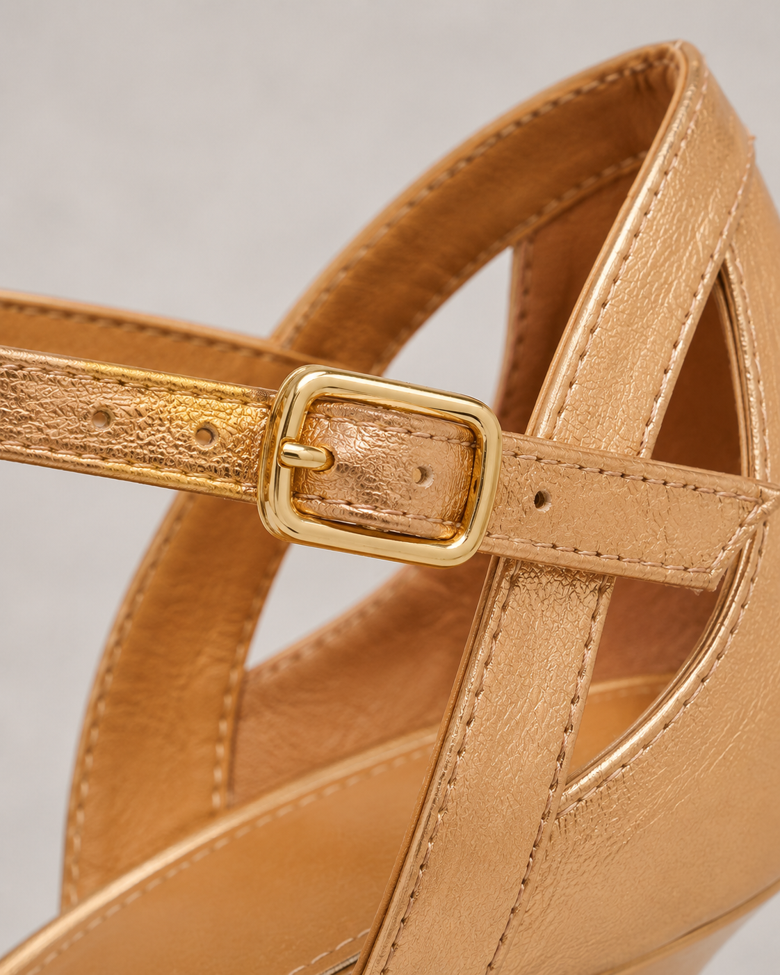 Phoebe | T-Strap Low Heel Sandal